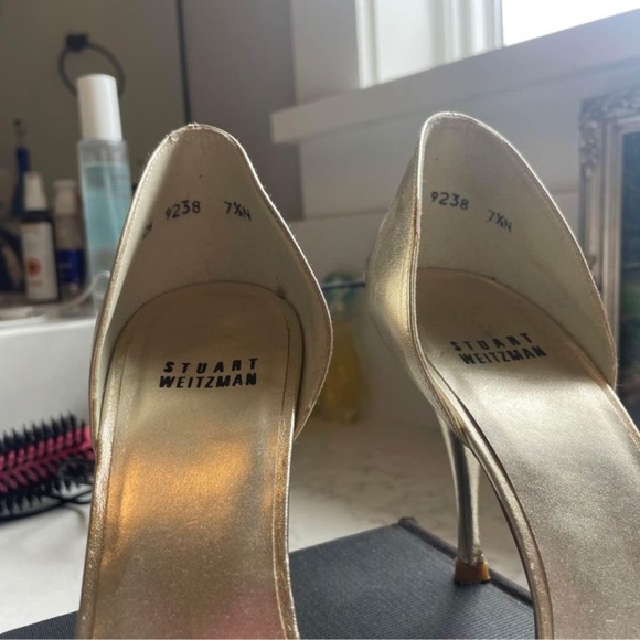 Stuart Weitzman Gold Peep Toe - Picture 2 of 5